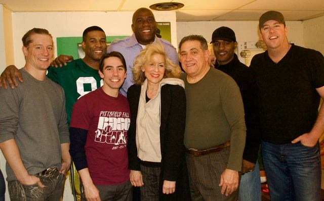 Magic Johnson and the cast (Photo: www.sulltography.com)